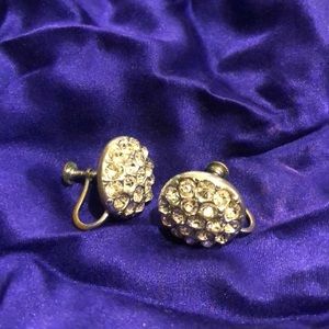 Rhinestone screw-back vintage retro earrings. All stones in tact & secure.